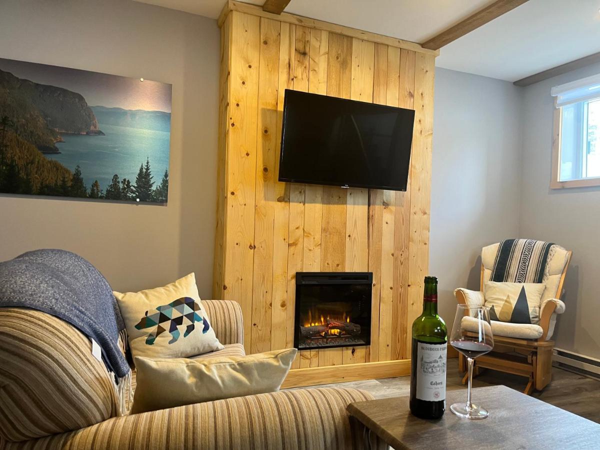 Appartement Mont Edouard, Hebergement Paisible A La Montagne LʼAnse-Saint-Jean Zewnętrze zdjęcie